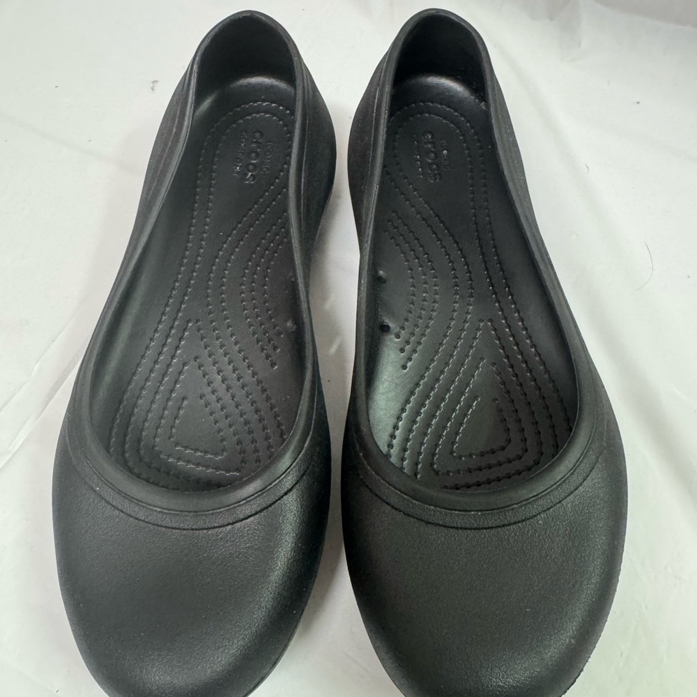 CROCS Black Slip-On Flats with Minimalist Design